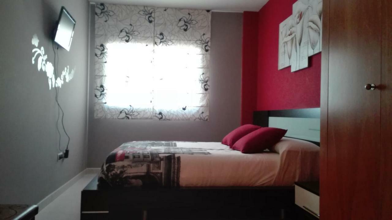 Rosa Sensat Apartment Салоу Екстериор снимка